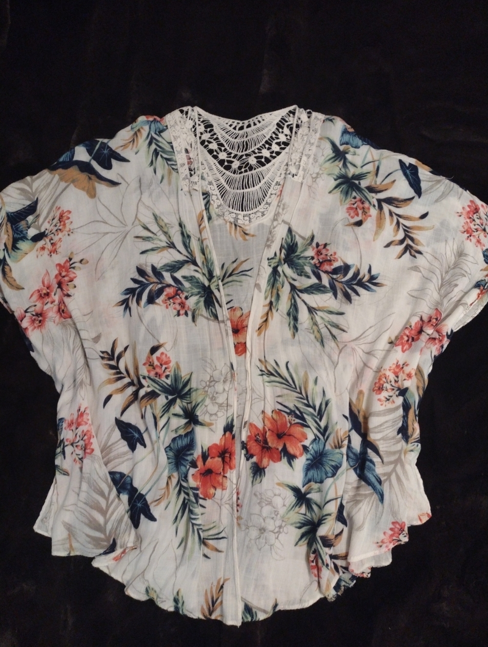 American Eagle One Size Floral Kimono Cardigan Crochet Boho Hawaiian Resort Swim